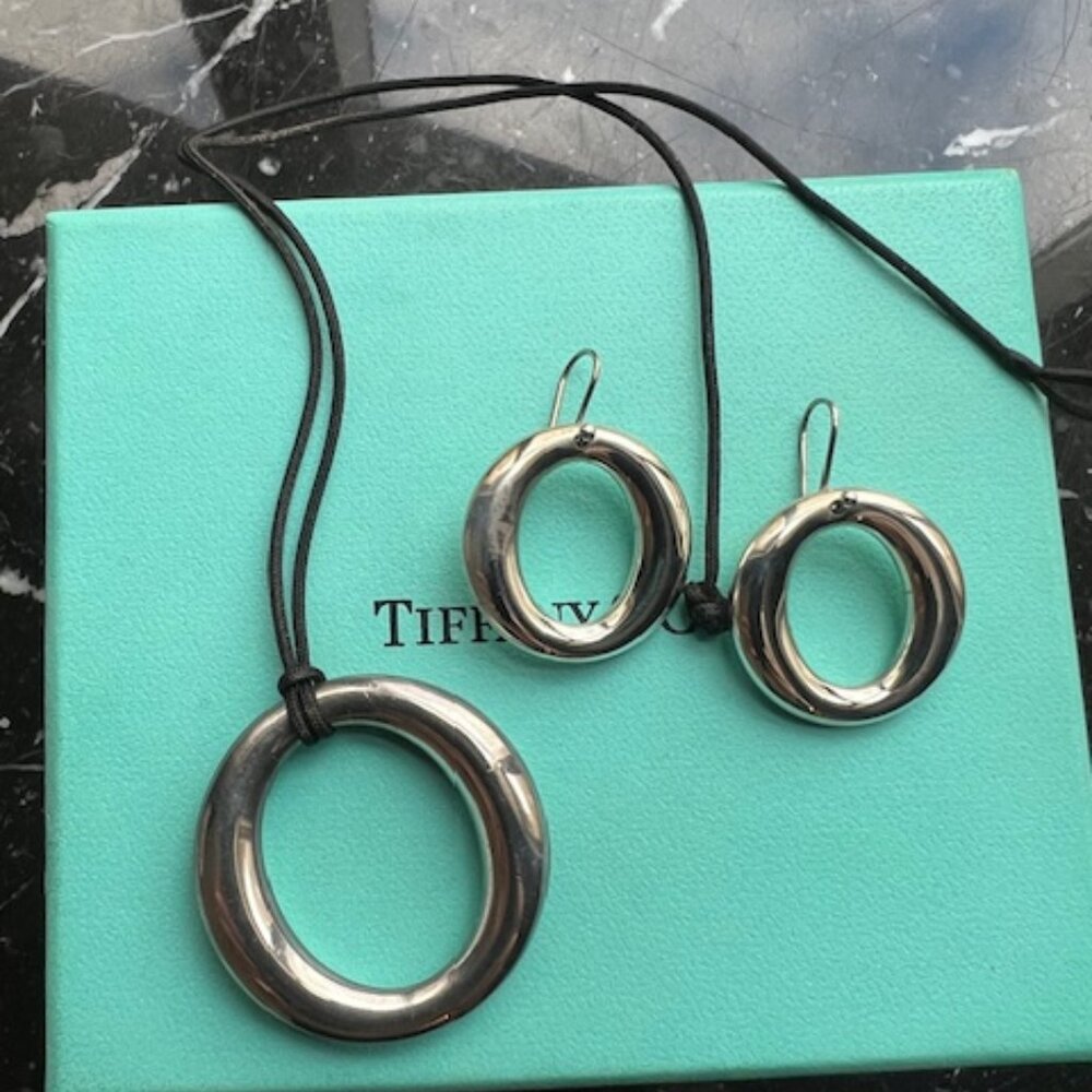 Tiffany Circle necklace and earrings